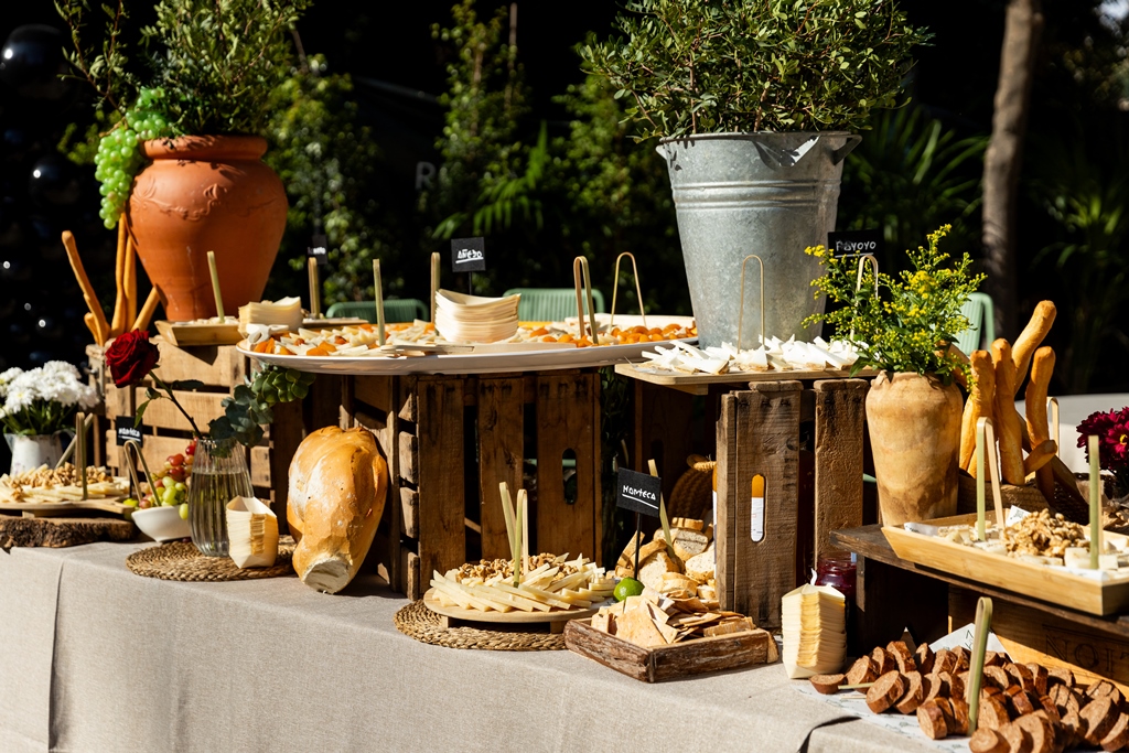 boda coctel el 29 Mesa de quesos para celebración de boda en Sevilla