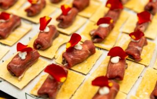 Aperitivo para cóctel en Sevilla